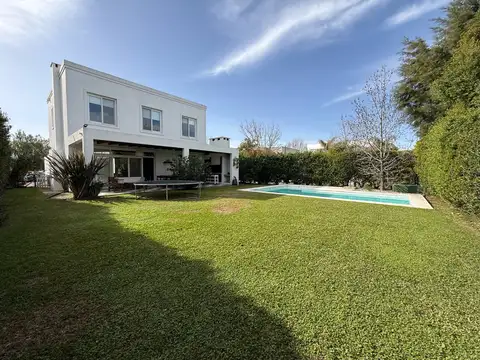 Casa interna con inmejorable ubicación en Barbarita, Bancalari