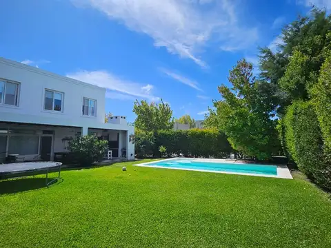 Casa interna con inmejorable ubicación en Barbarita