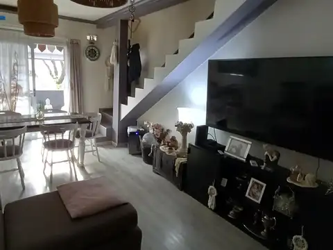 Depto Tipo Casa en Venta de 3 dormitorios