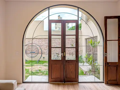 Casa 4 ambientes con 2 baños