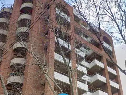 Piso de 4 ambientes con cochera y baulera en Lomas de Zamora Oeste