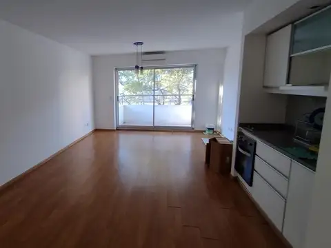 Edificio con amenities! Divisible, amplio y luminoso, con cochera