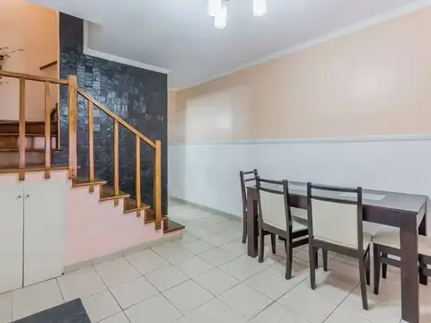 Depto Tipo Casa en Venta de 4 ambientes