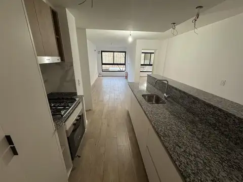 L. ALEM Y PELLEGRINI' 01 B con patio