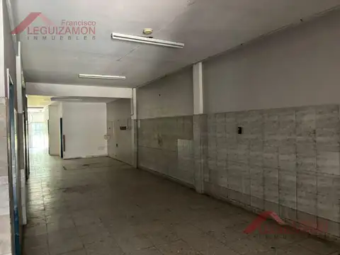 Local en Venta en Isidro Casanova, USD 110.000