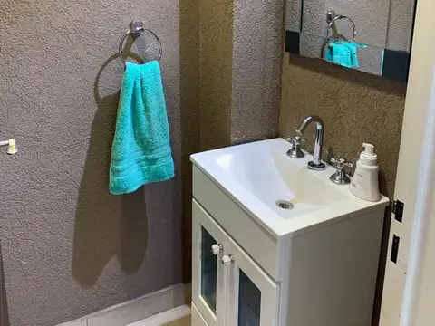 Venta. Duplex en excelente estado. Muñiz. Azcuenaga 2345 casi Libertad.