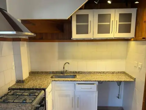 Casa 5 ambientes con 1 baño