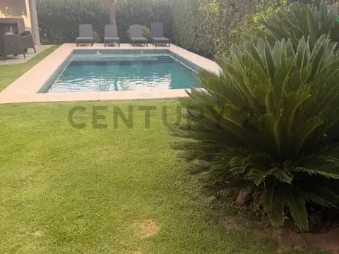 Casa 10 ambientes con 3 baños