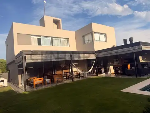 BAJAMOS EL PRECIO  VENTA CASA DE CATEGORIA EN LA MORADA VILLA ALLENDE