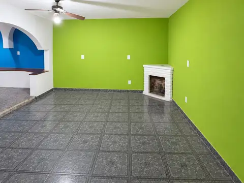 Casa en alquiler en Isidro Casanova