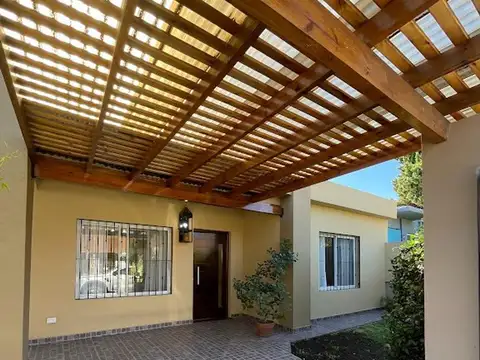 VENTA Casa 3 ambientes Castelar Norte APTA CREDITO