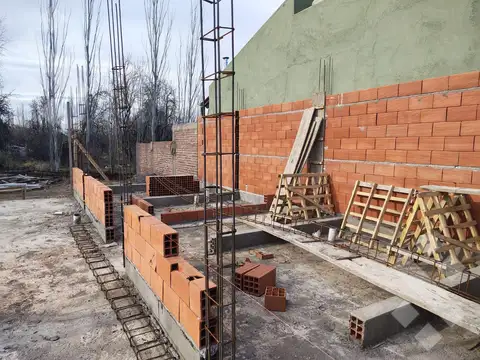 Casa 3 ambientes con 2 baños