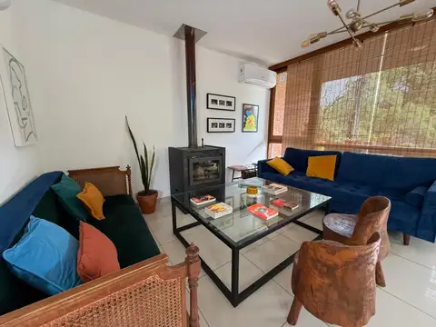 Casa 5 ambientes con 3 baños