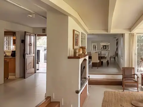 Casa en Alquiler con 1 cochera