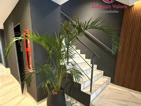 IMPECABLE 2 AMBIENTES CON VESTIDOR, BALCÓN Y AMENITIES EN MONTE CASTRO