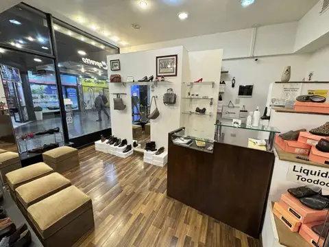 Av. RIVADAVIA al 6800, FLORES. Venta Local Comercial Galería San José de Flores