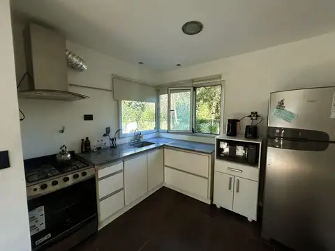 Casa 3 ambientes con 2 baños