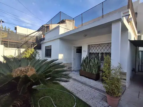 Casa Estilo Americana en Victoria – Amplia, Luminosidad y Versatilidad