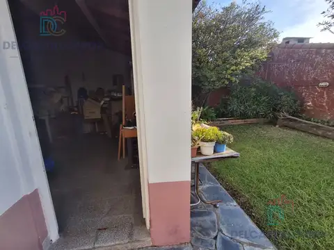 Casa en Venta con 4 cocheras
