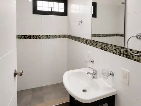 Casa en Alquiler con 1 cochera