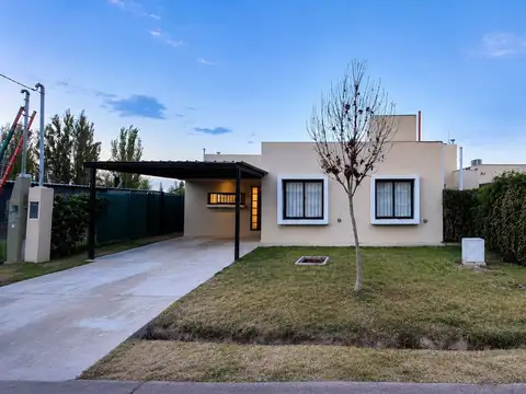 Casa en Alquiler – Barrio Privado Quintas de Russe