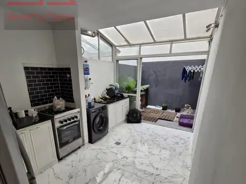 Excelente duplex al frente de 3 amb c/patio y cochera reciclado a nuevo venta directa apto credito