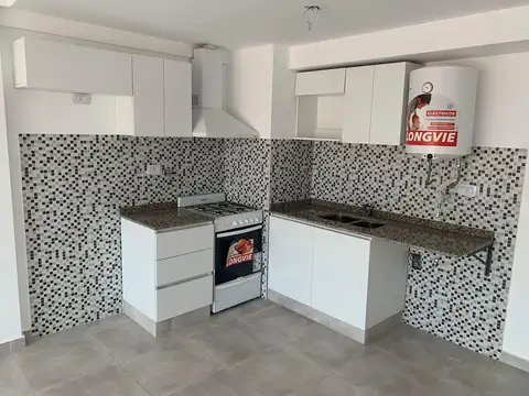 Departamento en Alquiler en Haedo, $ 490.000