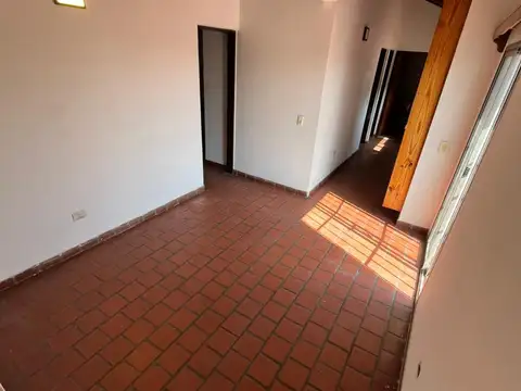 SE ALQUILA PH EN PLANTA ALTA DOS DORMITORIOS