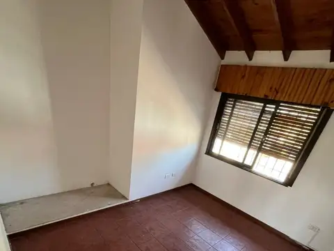 Depto Tipo Casa en Alquiler de 2 dormitorios