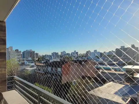 Hermoso Semi piso apto Credito Venta Caseros prox a av 3 Amb moderno c/ Cochera y balcón c/parrilla