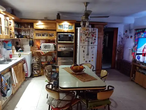 Casa 7 ambientes con 3 baños