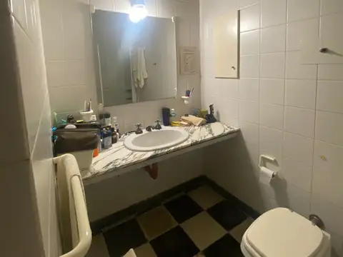 Casa en alquiler de 4 dormitorios c/ cochera en San Isidro Catedral