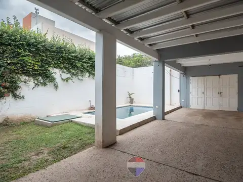 Casa 5 ambientes con 1 baño
