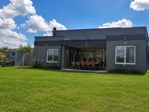 Casa en Alquiler Temporal con 1 cochera