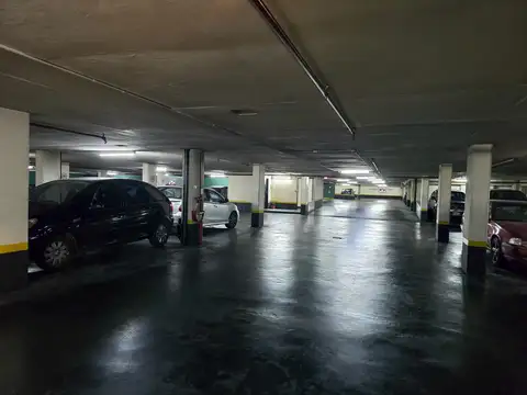 Cochera cubierta fija al lado del Alto Palermo Shopping