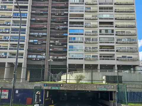 Cochera cubierta fija al lado del Alto Palermo Shopping