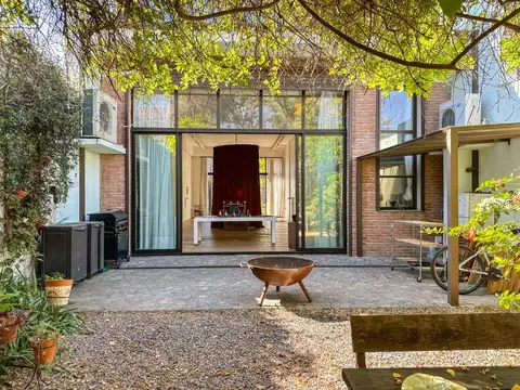 Castro Barros al 900