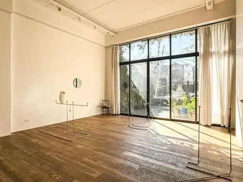 Castro Barros al 900