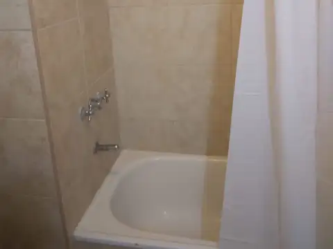 Jacob 900, Piso PB