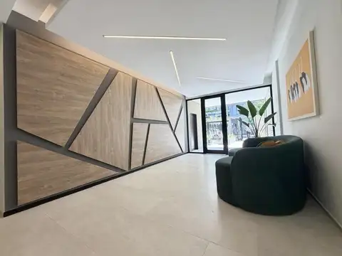 Francia 2500, Piso 1