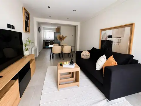 Departamento de 3 ambientes a la calle con balcón