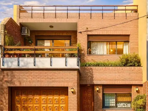 Casa 6 amb, Cochera, Parrilla y Terraza