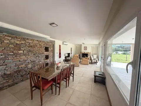 Casa en Alquiler en Haras Santa María, USD 1.800