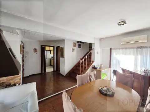 VENTA Dúplex en Olivos Golf - Vicente Lopez- 4 amb con patio. APTA CRÉDITO.