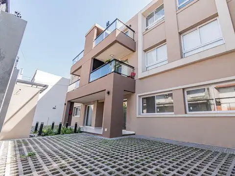 Venta departamento 3 ambientes con balcón en Ramos Mejía (1ºB)