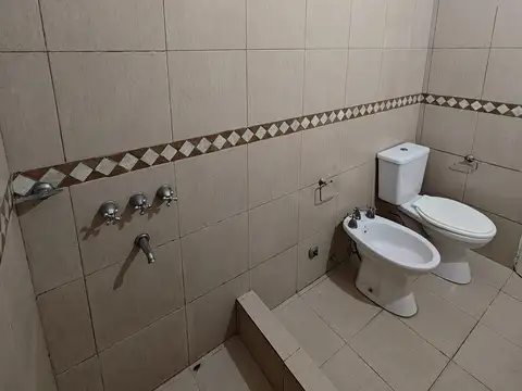 Departamento en Alquiler en Gregorio De Laferrere, $ 350.000