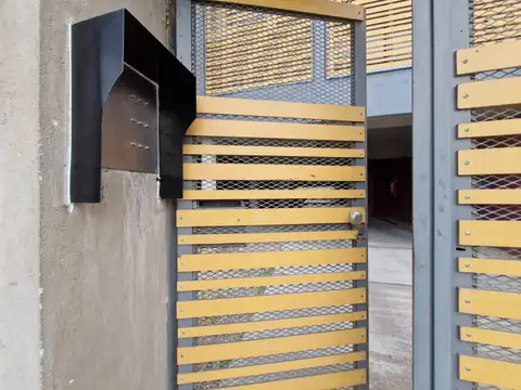 Monseñor Alberti 400