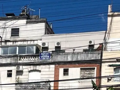 Departamento 2 amb. al frente con balcón, parrilla, 2 baños, dorm. en suite