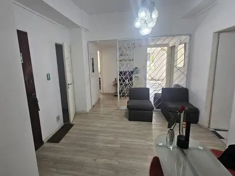 Oficina 7 ambientes con 1 baño