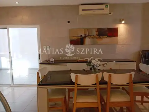 Casa 4 ambientes - Barrio Parque Leloir